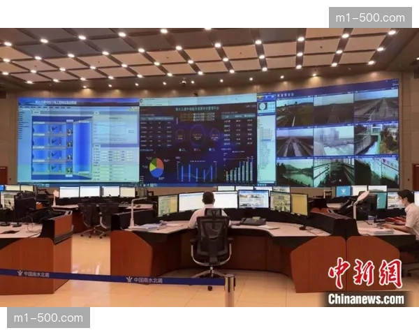 现场大屏幕与线上直播信号同步调度 实现了场内外的统一感